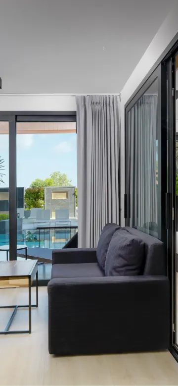 เพนต์เฮาส์ A เชื่อมกับสระว่ายน้ำ