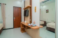RedDoorz Plus Syariah @ Jalan Dokter Wahidin Bojonegoro Hotels in Bojonegoro