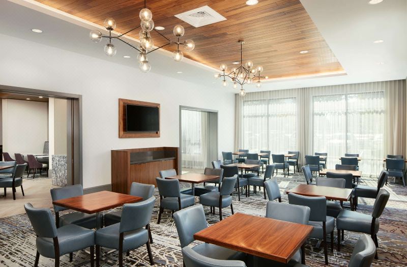 Embassy Suites by Hilton Atlanta Airport North photo 5