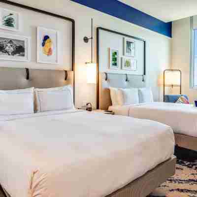 Serena Hotel Aventura Miami, Tapestry Collection by Hilton Rooms