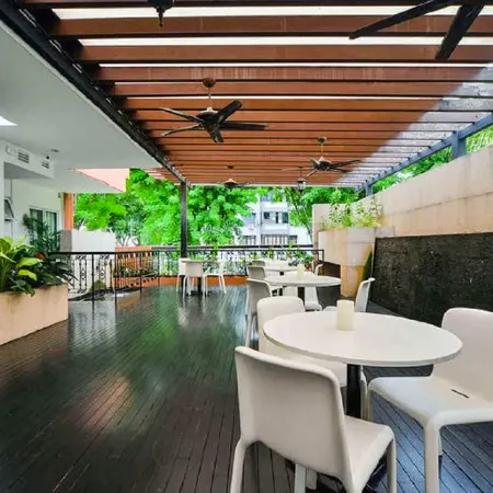The Snooze Hotel @Marine Parade Отели рядом с достопримечательностью «Торговый центр Parkway Parade»