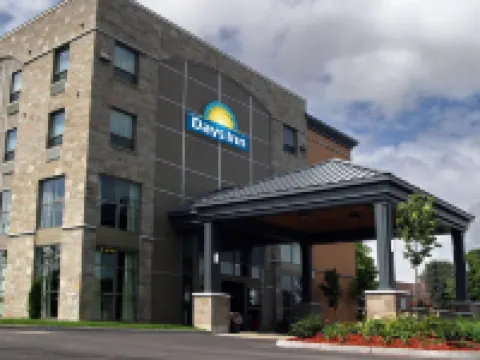 Days Inn by Wyndham Levis Hotels in Levis