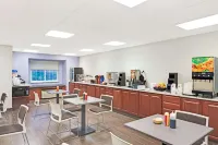 Microtel Inn & Suites by Wyndham Urbandale/Des Moines Hotels in Urbandale