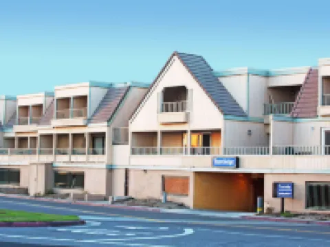 Travelodge by Wyndham Sunset-Huntington Beach Ocean Front Hotels in Sunset Beach