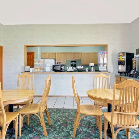 Super 8 by Wyndham Belgrade/Bozeman Airport
