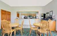 Super 8 by Wyndham Belgrade/Bozeman Airport - breakfast