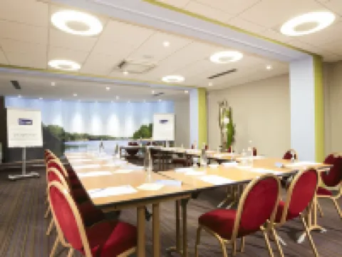 キリヤード ヌヴェール センター ヌベールのホテル