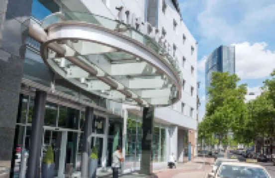 Hotel NH Düsseldorf City Nord Hotels near Mörsenbroich