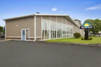 Days Inn by Wyndham West Yarmouth/Hyannis Cape Cod Area Отели в г. 