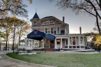 Hotel Finial, BW Premier Collection Hotels in Calhoun County