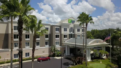 Holiday Inn Express & Suites Tampa-I-75 @ Bruce B. Downs