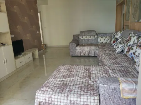 Longchuan Homestay (Longdong Alley)