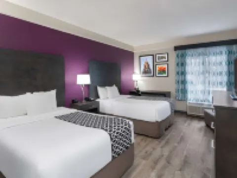La Quinta Inn & Suites by Wyndham Latham Albany Airport Hotels in Latham