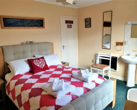 Avoncourt Lodge Hotels in North Devon District