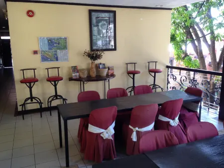 Herbies Mansion Отели в г. Субик-Бей