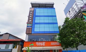 Treebo Surya Comforts, 200 Mtrs from Kolhapur Railway Station