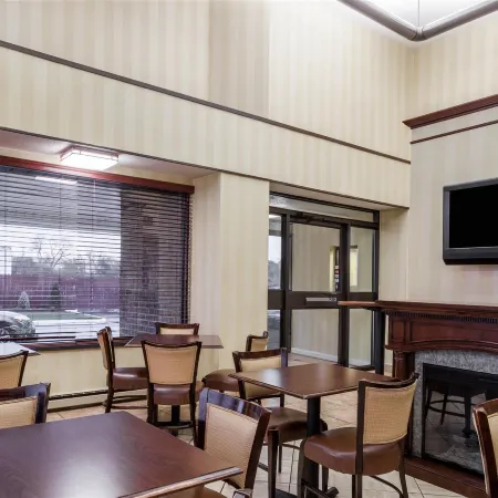Days Inn by Wyndham Utica