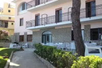 Sea Breeze Residence Hotels in Massa Lubrense