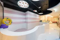 Almond Kids Hotel - Kolam Renang