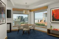 The Art Hotel Denver, Curio Collection by Hilton - Parvekkeita