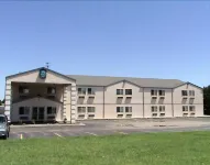 Highland Inn Peculiar Hotels in Raymore
