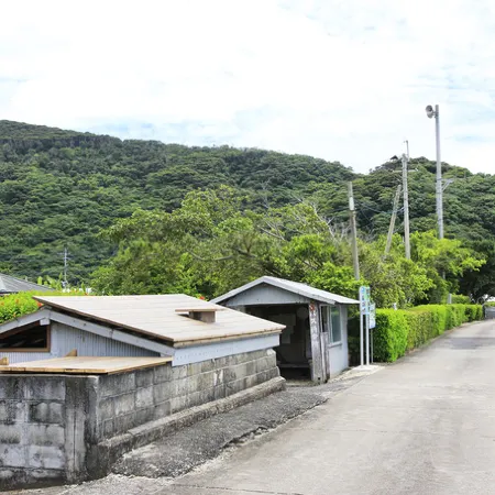 Denpaku Umimiru Yane No Yado <Amamioshima>