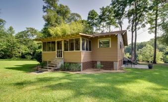River Frontage: Quiet Mississippi Vacation Rental
