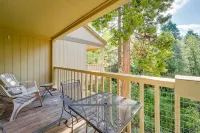 1 Mi to Lake Tahoe Condo with Deck in Kings Beach!