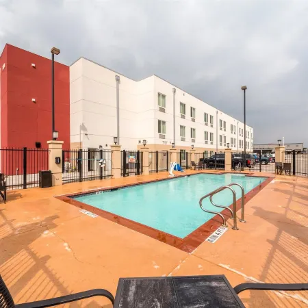 Motel 6 Laredo, TX - Airport