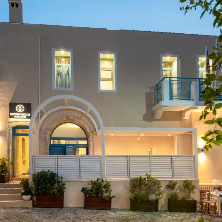Captain's House Hotel Suites & Apartments