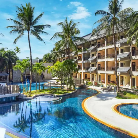 Radisson Resort and Suites Phuket Отели рядом с достопримечательностью «Пляж Лэм Сингх»