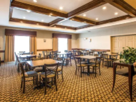 Comfort Suites Hotels in Oshkosh