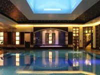Careys Manor Hotel & SenSpa - ที่มีสระว่ายน้ำ