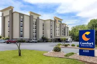 Comfort Inn & Suites Airport