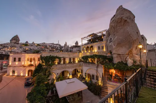 Roma Cave Suite