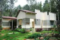 Bison Rise Resorts Hotels near Skandasramam Temple