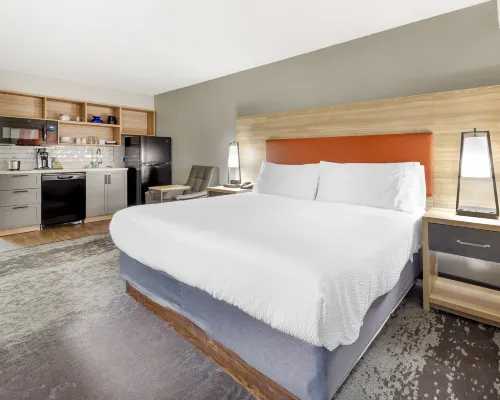 Candlewood Suites ROANOKE AIRPORT by IHG Hotels in Roanoke