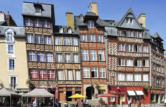 雷恩中心火車站美居酒店