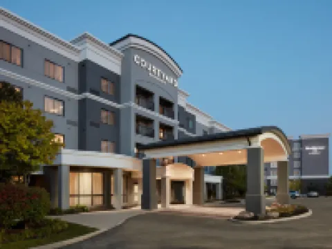 Courtyard Mississauga-Airport Corporate Centre West Hotels near Lakeview