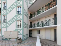 Le Manoir - Parkplatz