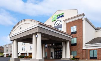 Holiday Inn Express Meadville (I-79 Exit 147A)