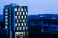 Up-Peak Hotel Simpang Lima Semarang Powered by Archipelago Hotel dekat Toko Terang
