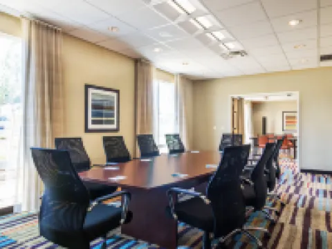 聖迭戈北/聖馬可斯萬楓酒店及套房 聖馬可斯酒店