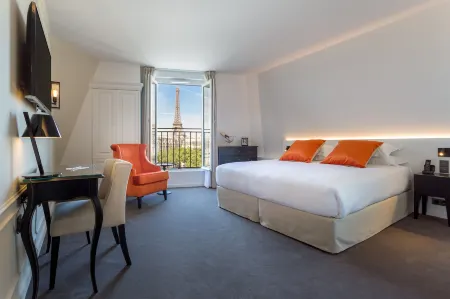 Hotel La Comtesse Tour Eiffel Отели рядом с достопримечательностью «Парижская обсерватория»