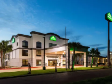 Wingate by Wyndham Sulphur Near Lake Charles Hotels in Sulphur