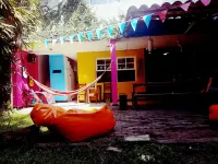 The Pelican Larry Hostel Hotels near Cancha De Ulpiano Lloreda
