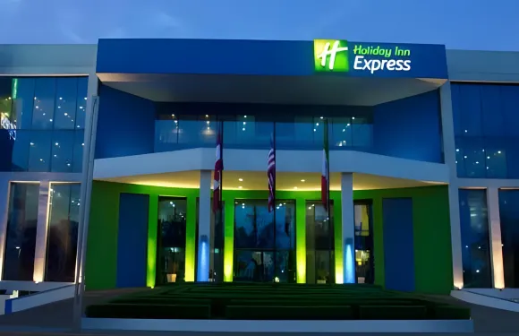 Holiday Inn Express 託盧卡