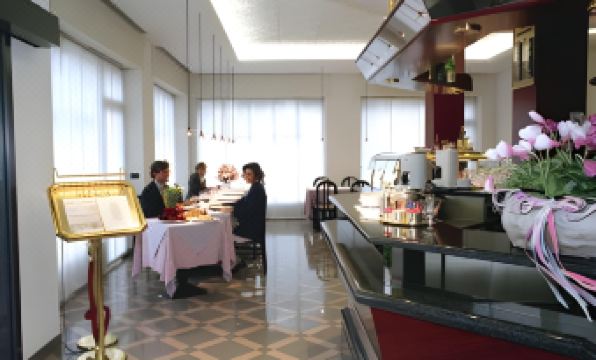 Hotel Michelangelo - Housity