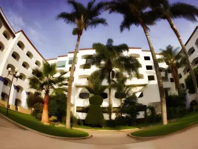 Hotel Gran Plaza & Convention Center Hotels in 