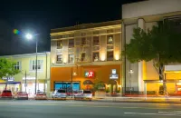 Brand Plaza Hotel Hotels in Glendale